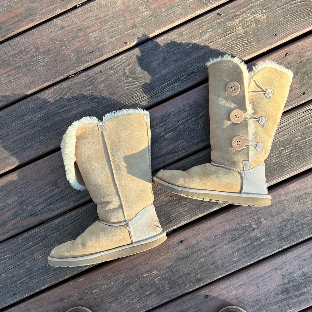 Tall Sand color Bailey Button Uggs size 6